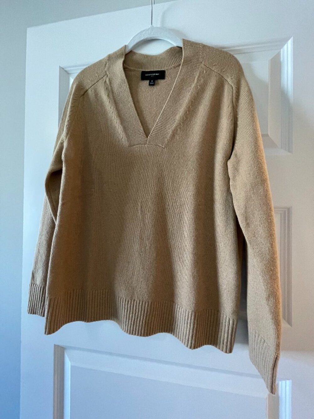 Banana Republic Camel Cotton Wool Blend Ribbed V-Neck Sweater Small